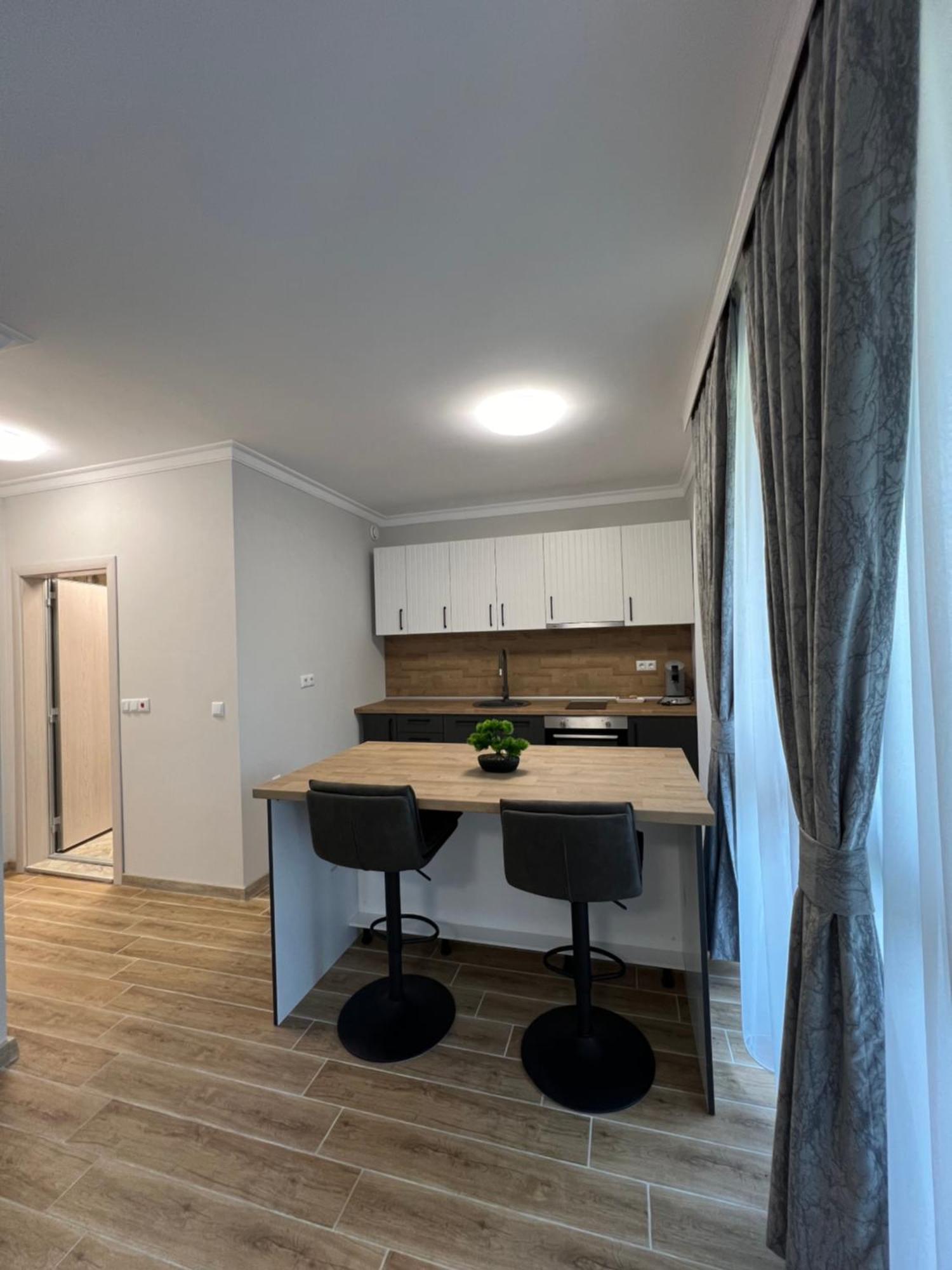 Green Park Apartments And Rooms For Guests Azenograd Kültér fotó
