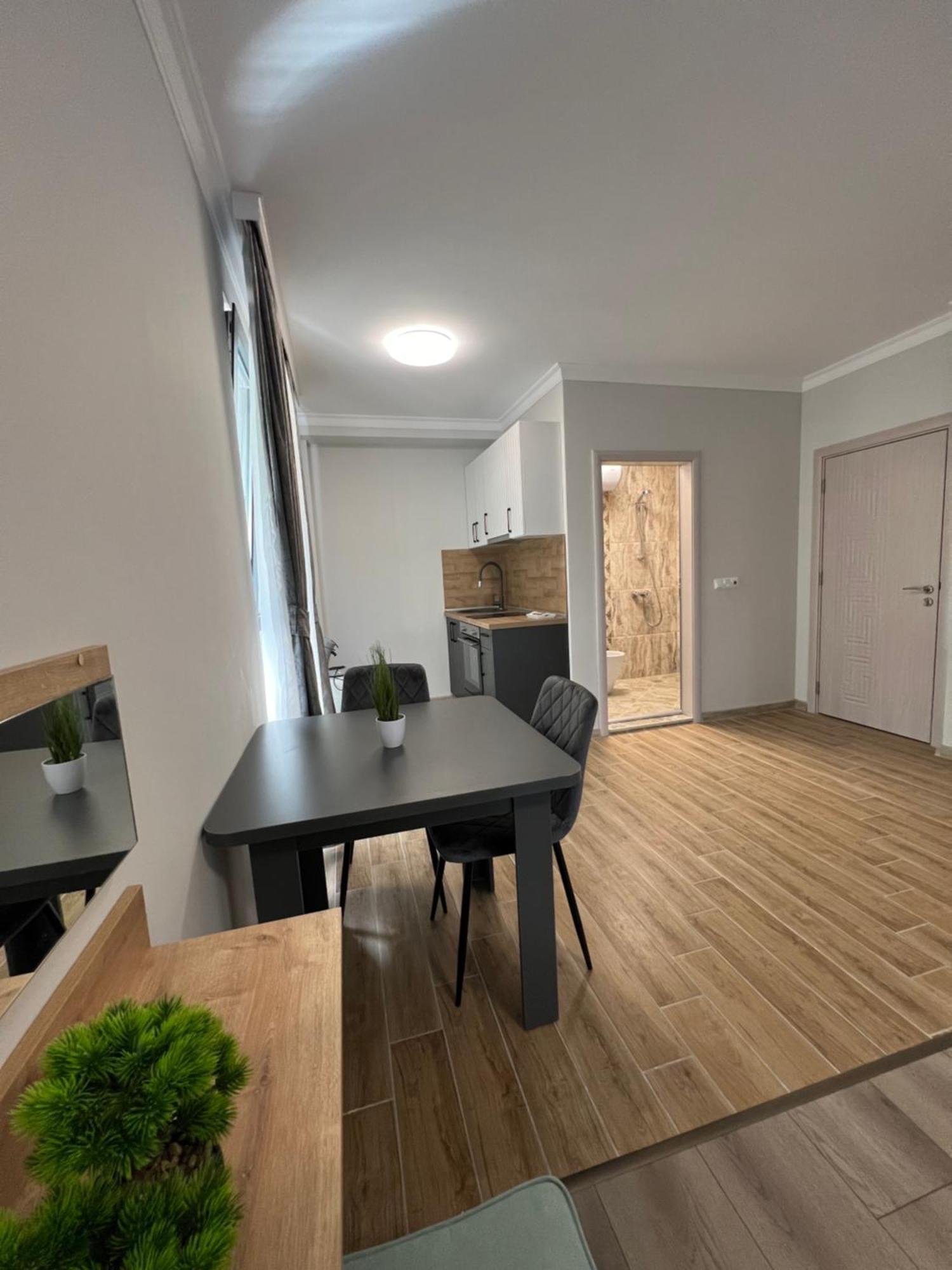 Green Park Apartments And Rooms For Guests Azenograd Kültér fotó